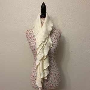 White knitted scarf